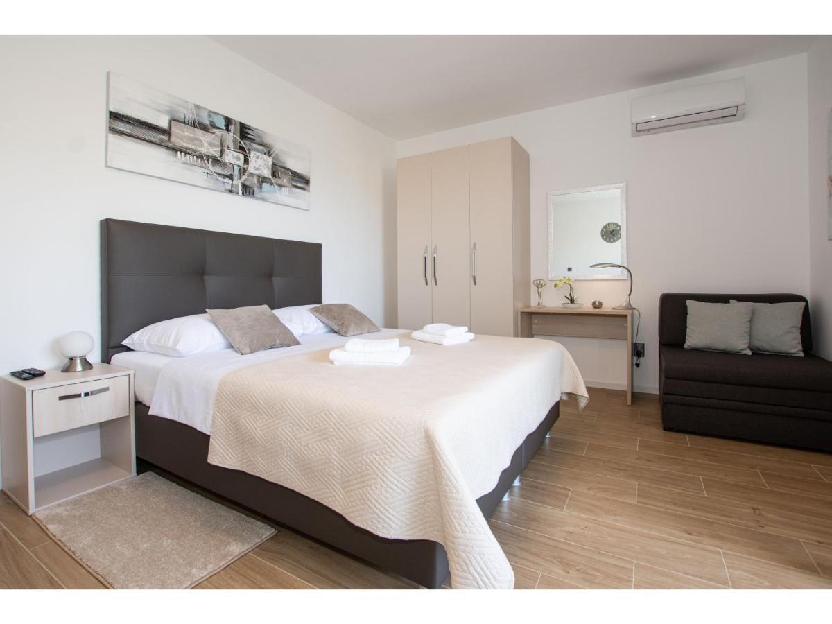 White Diamond Daire Vrsi Dış mekan fotoğraf